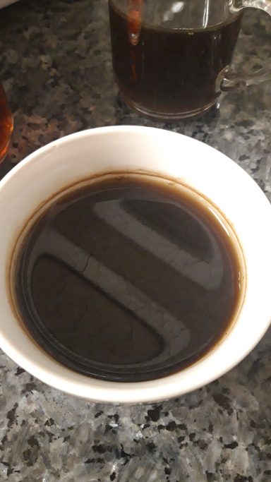 Schwarztee mit leitungswasser hergestellt. Kann man nicht trinken!